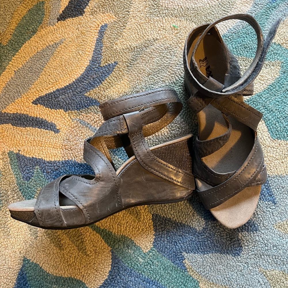 Romika Gray Wedge Shoes with Strappy Design and Ankle Strap size 7
